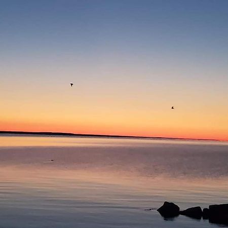 Bayview Lakefront Inn Saint Ignace Exterior foto