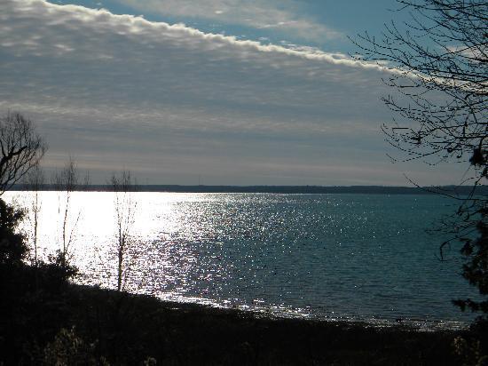 Bayview Lakefront Inn Saint Ignace Exterior foto
